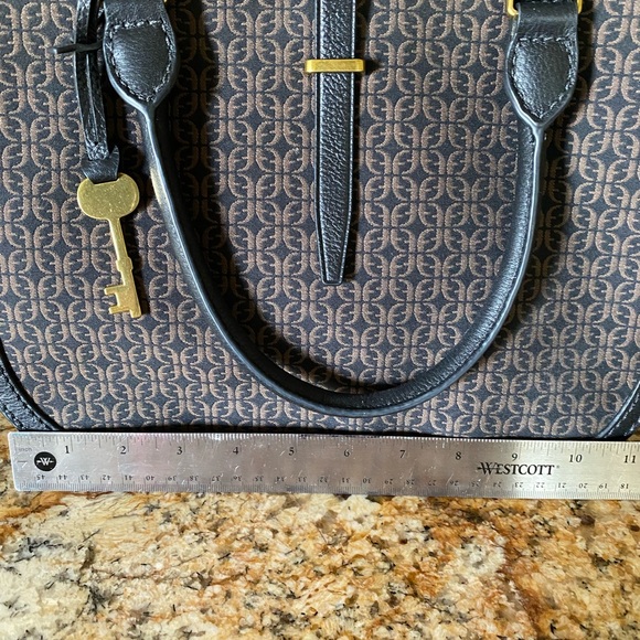 Handbag - Picture 2 of 10